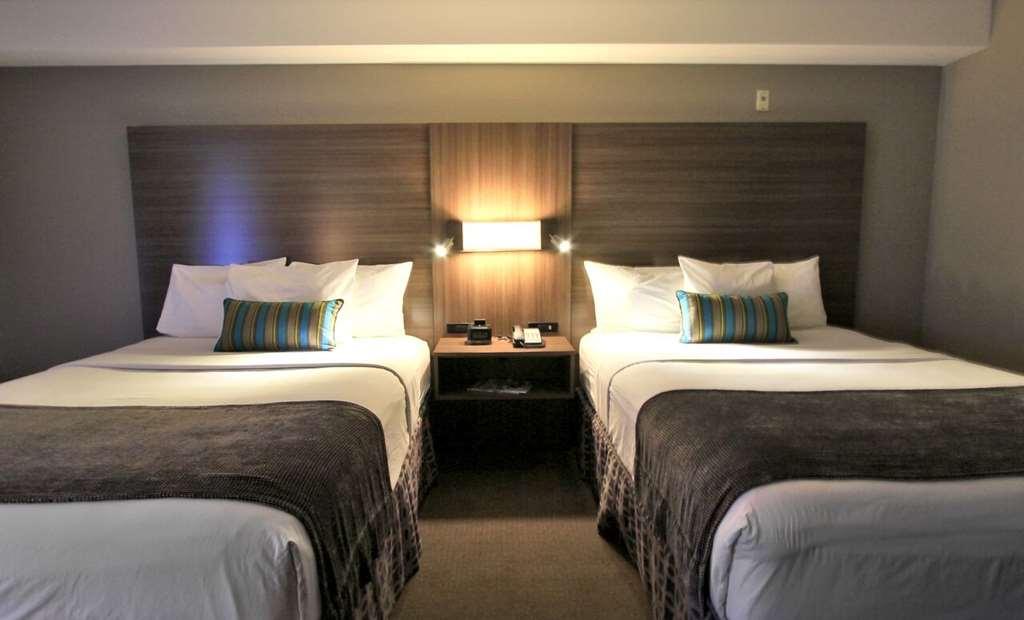 Executive Inn & Suites Oakland Room photo