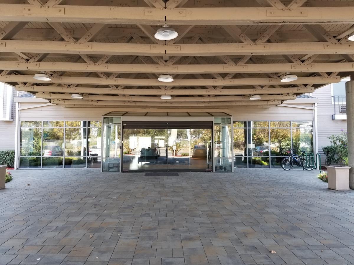 Executive Inn & Suites Oakland Exterior photo